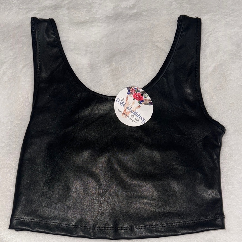 Black Sleeveless Fitted Crop Tank Top